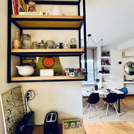 Athenian Coastal Urban Living Appartement