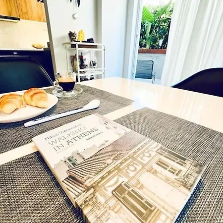 Athenian Coastal Urban Living Appartement *