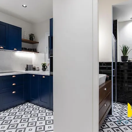 Διαμέρισμα Athenian Elegance, Ensuite Whirlpool & Fireplace Near Acropolis