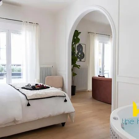 Athenian Elegance, Ensuite Whirlpool & Fireplace Near Acropolis * Αθήνα