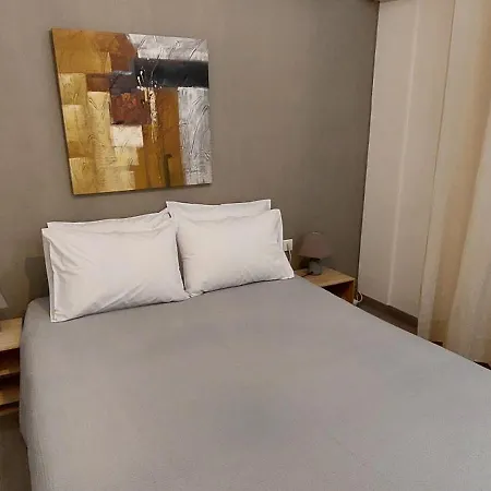 Stylish & Cozy In The National Gallery Area Apartment