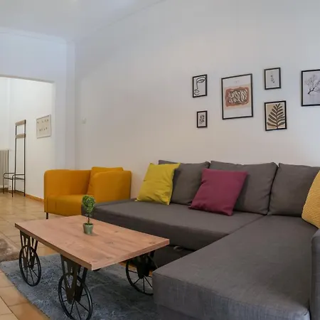 Alluring 2br In Thiseio *