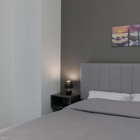 Alluring 2br In Thiseio Apartment *