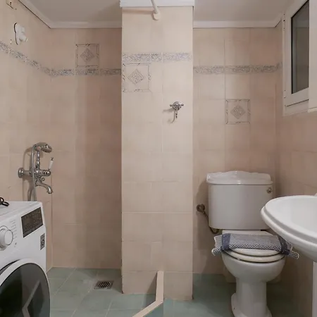 Apartment Alluring 2br In Thiseio Athens