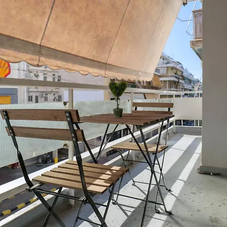 Alluring 2br In Thiseio Athens