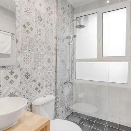 Apartment Spacious 4bed 4bath Flat Near Archaelogical Museum