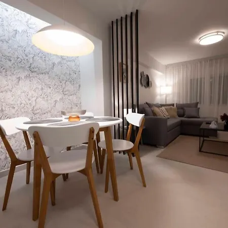 The Hostmaster Faedra's Haven Apartment Athens