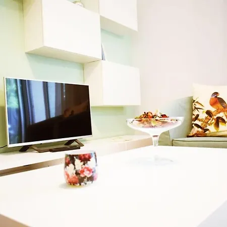 Apartament Stylish In The Historic Heart Of The