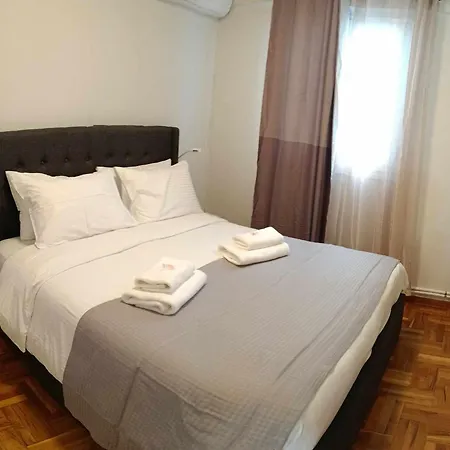 Caryatids Luxury Atina