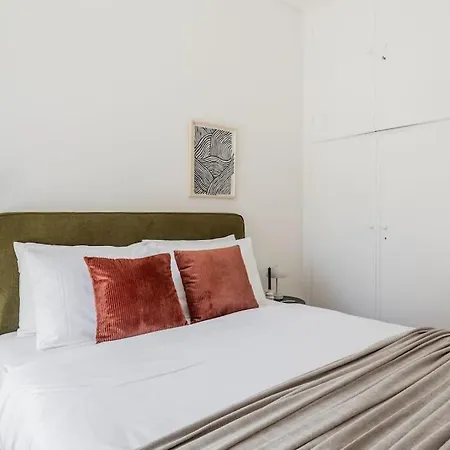 Acropolis Sunlight 2br By Upstreet