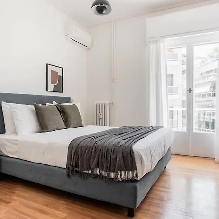 Acropolis Sunlight 2br By Upstreet Apartment *