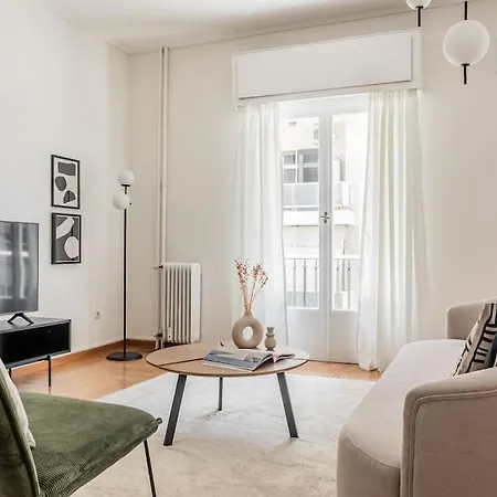Acropolis Sunlight 2br By Upstreet Apartment