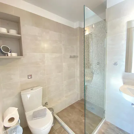 Tins - Hotell 4*