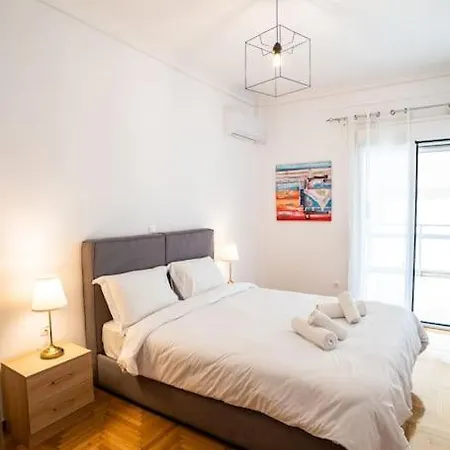 Spacious 2bd/1.5ba Downtown One-step From Victoria Appartement Athènes
