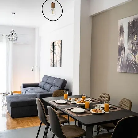 Spacious 2bd/1.5ba Downtown One-step From Victoria Appartement Athènes