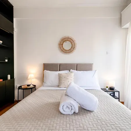 Exarchia Artistic Getaway For Groups Athènes