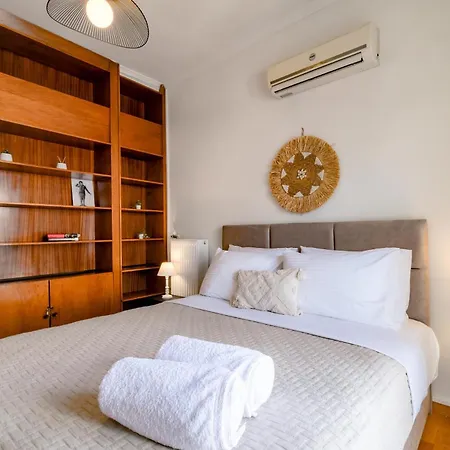 Exarchia Artistic Getaway For Groups Athènes