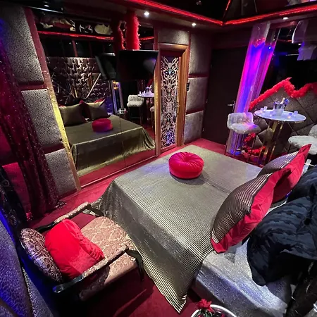 Priamos Erato Motel para Casais