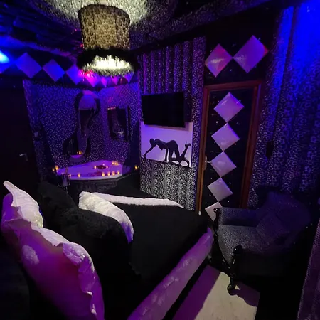 Priamos Erato Motel para Casais *