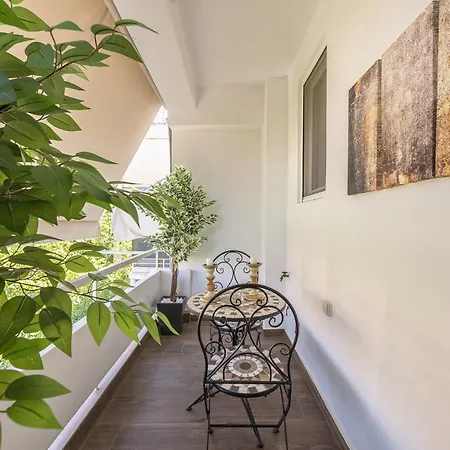 Modern Comfort In Neos Kosmos Metro Apartment