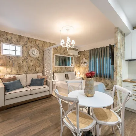 Modern Comfort In Neos Kosmos Metro Apartment Athen