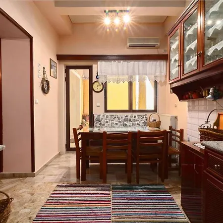Apartment Spacious Wh Free Parking Spaces *