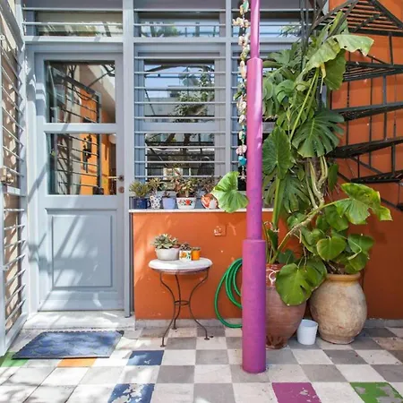 Living Like In A In The Center Of * Athén