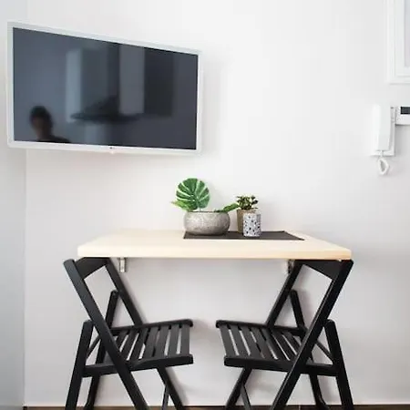 A Comfortable Small Nearby Acropolis 4 Apartment *