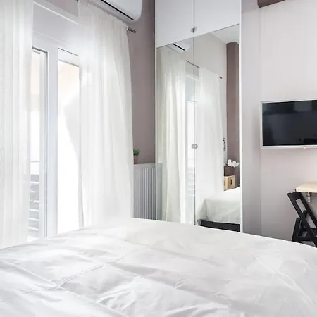 Apartment A Comfortable Small Nearby Acropolis 4 Athens