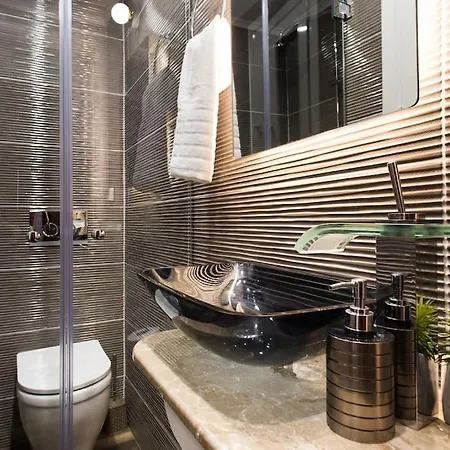 A Comfortable Small Nearby Acropolis 4 Apartment *