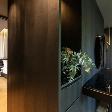 The Modernist 4*