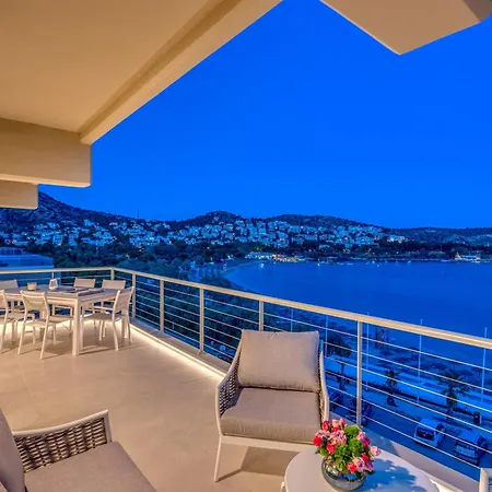 Vouliagmeni - Apollonos Street *