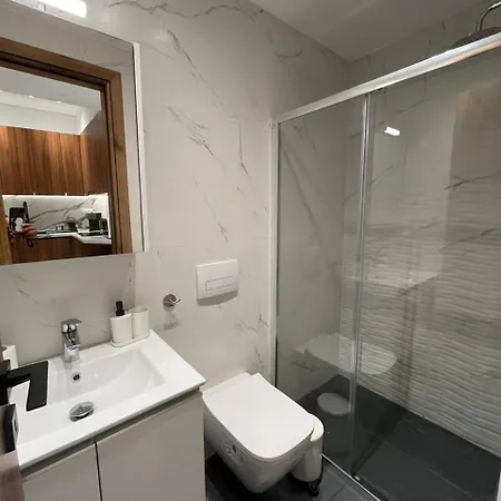 βright N' Stylish Flat Located At The Spot
