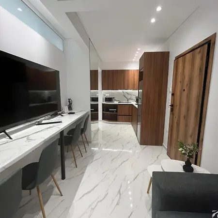 βright N' Stylish Flat Located At The Spot