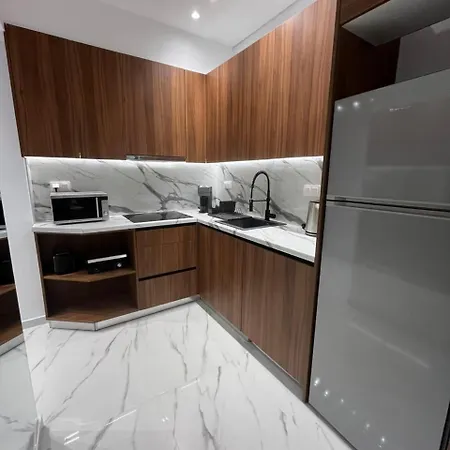 Apartment βright N' Stylish Flat Located At The Spot *