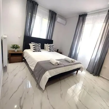 Apartment βright N' Stylish Flat Located At The Spot