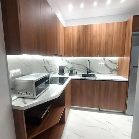 βright N' Stylish Flat Located At The Spot Apartment