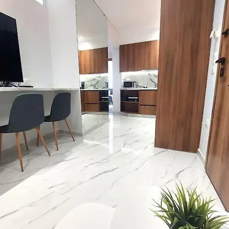 Apartment βright N' Stylish Flat Located At The Spot