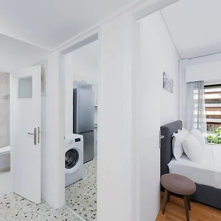 Apartment Sea Breeze 2 Bedroom - 10 Min Walk To Athens