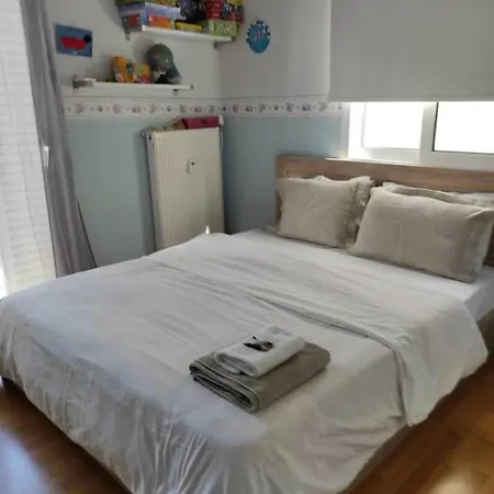 Appartement One Block From The Sea Family House At Floisvos *
