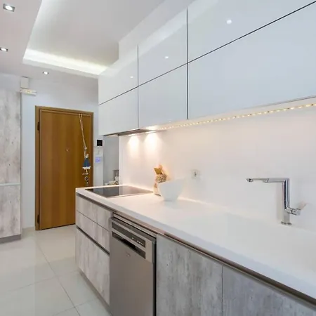 One Block From The Sea Family House At Floisvos Appartement Athene