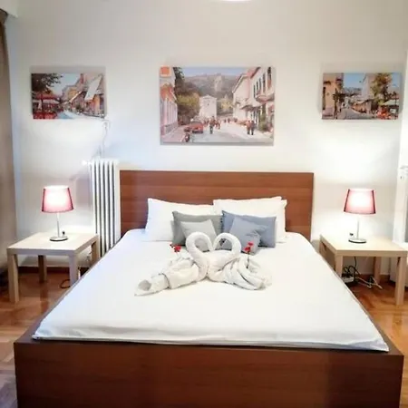 Comfortable In Acropolis Apartment