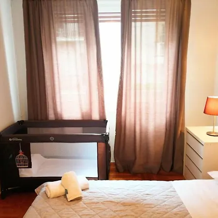Comfortable In Acropolis Apartment