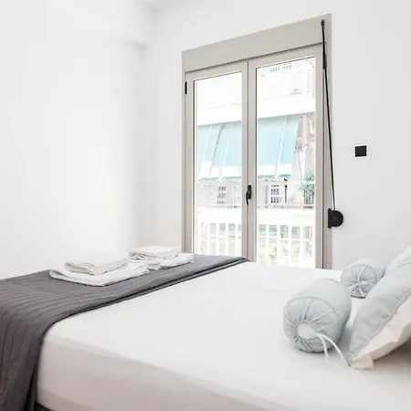 Modern New Comfort 2 Bd Apt In Centre Athens