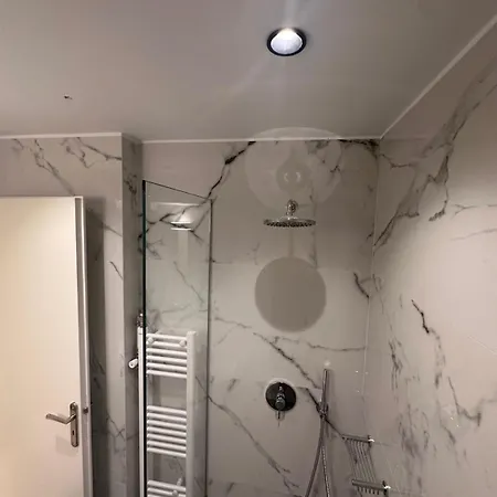 Apartment Pagkrati 80 *