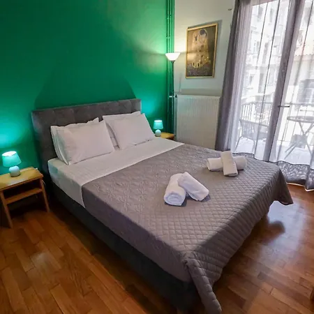 Apartment Comfortable Apt, Next To Archeological Museum!