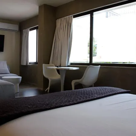 99 Adrianou Aparthotel