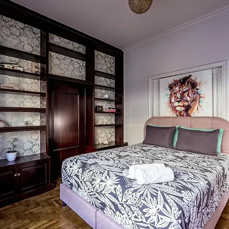 Проживание в семье Economy Shared A In Central *