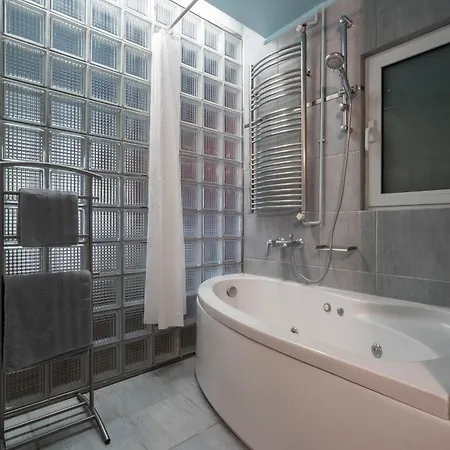 The 'it' Pagrati Hideout *
