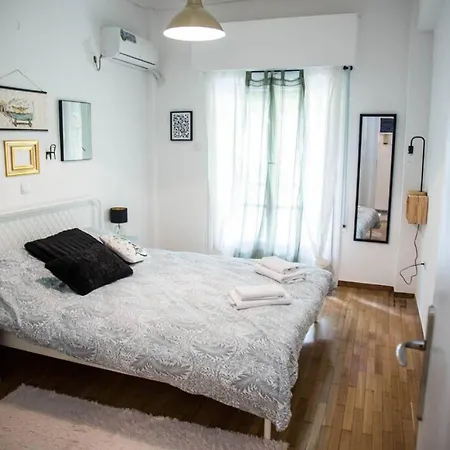 Convenient Bright Flat - 50m From Metro *